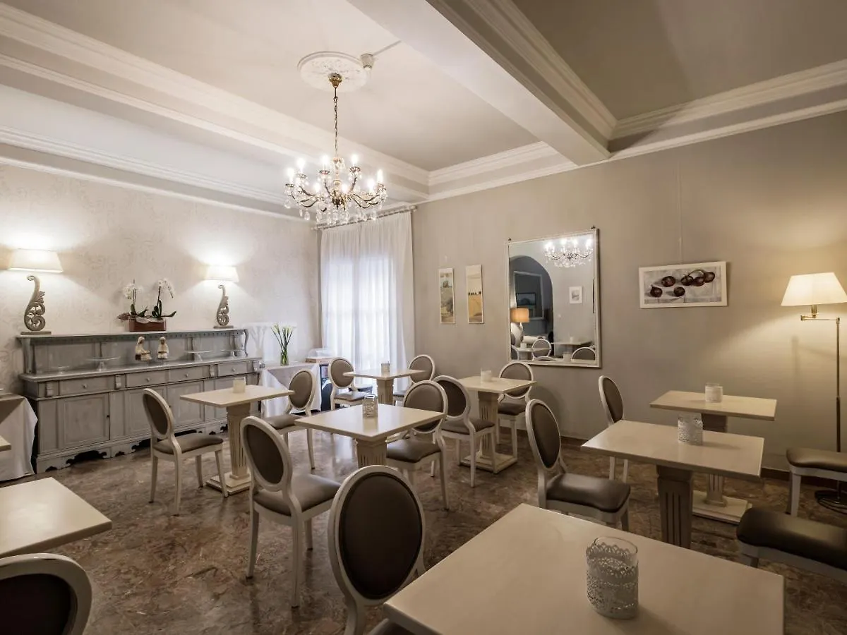 Hotel Accademia Bolonya İtalya