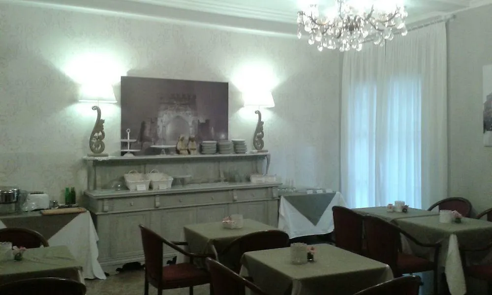 Hotel Accademia Bologna 3*,