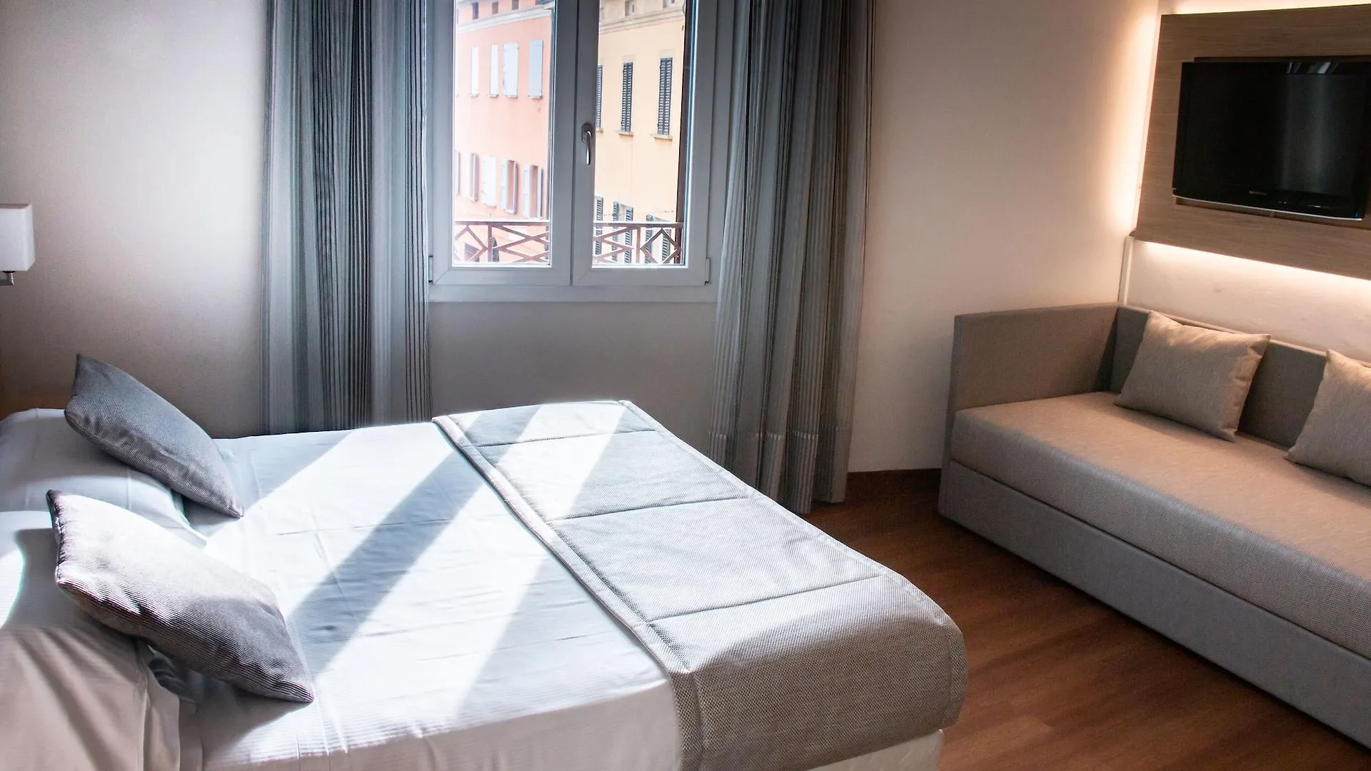 ***  Hotel Accademia Bologna Italy