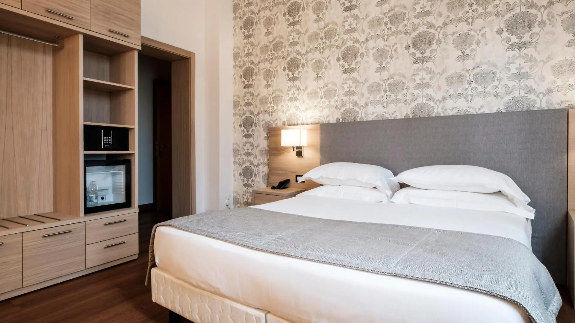 ***  Hotel Accademia Bologna Italy